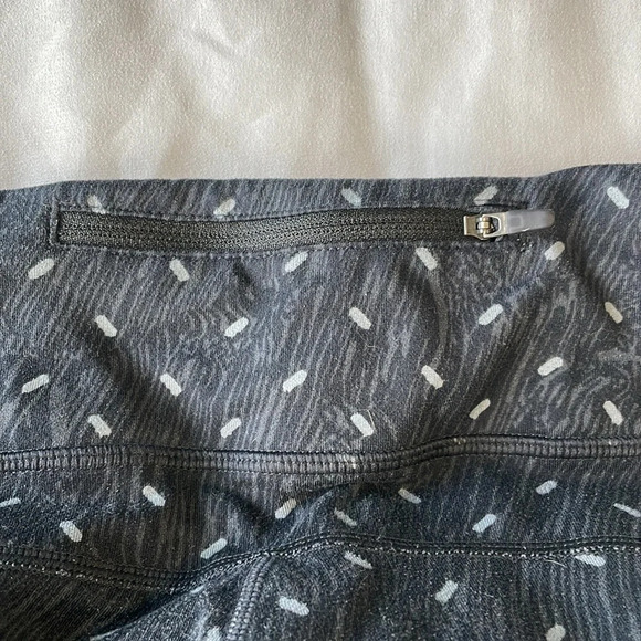 Nike Dri-Fit black with white leggings with reflectors size xs - Picture 8 of 12